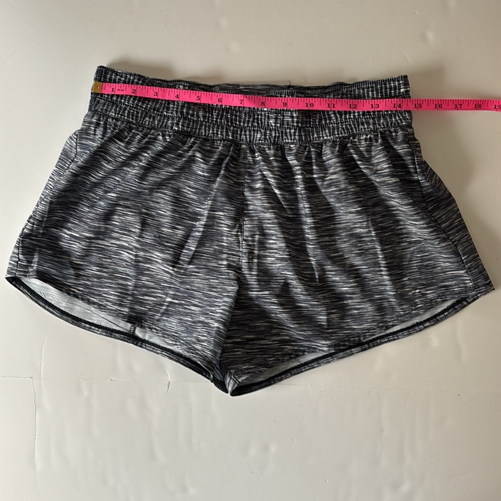 Nike Women's One Dri-Fit Mid-Rise 3” Brief-Lined Training Shorts - Picture 4 of 13